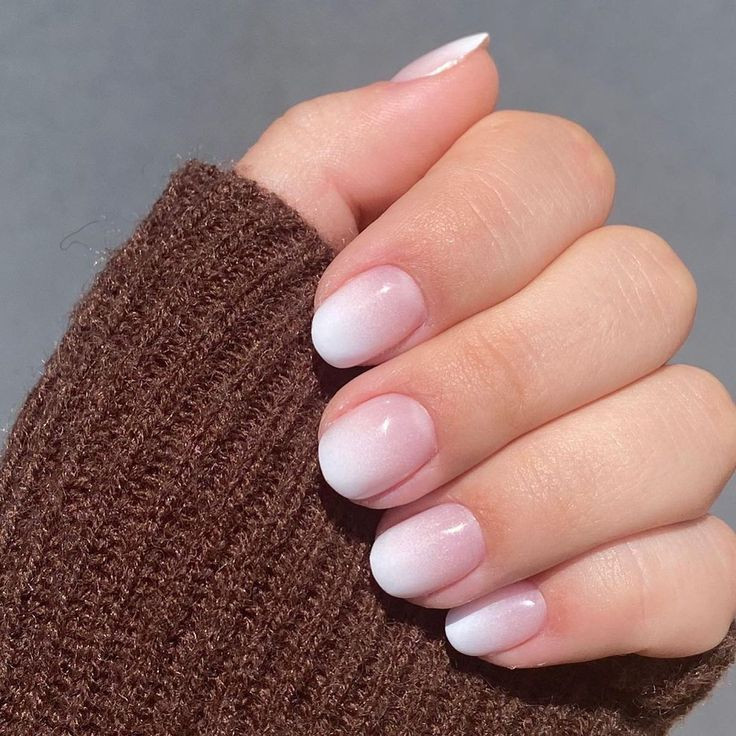 pin-by-bella-rose-on-nails-short-gel-nails-stylish-nails-art-simple-nails.jpg