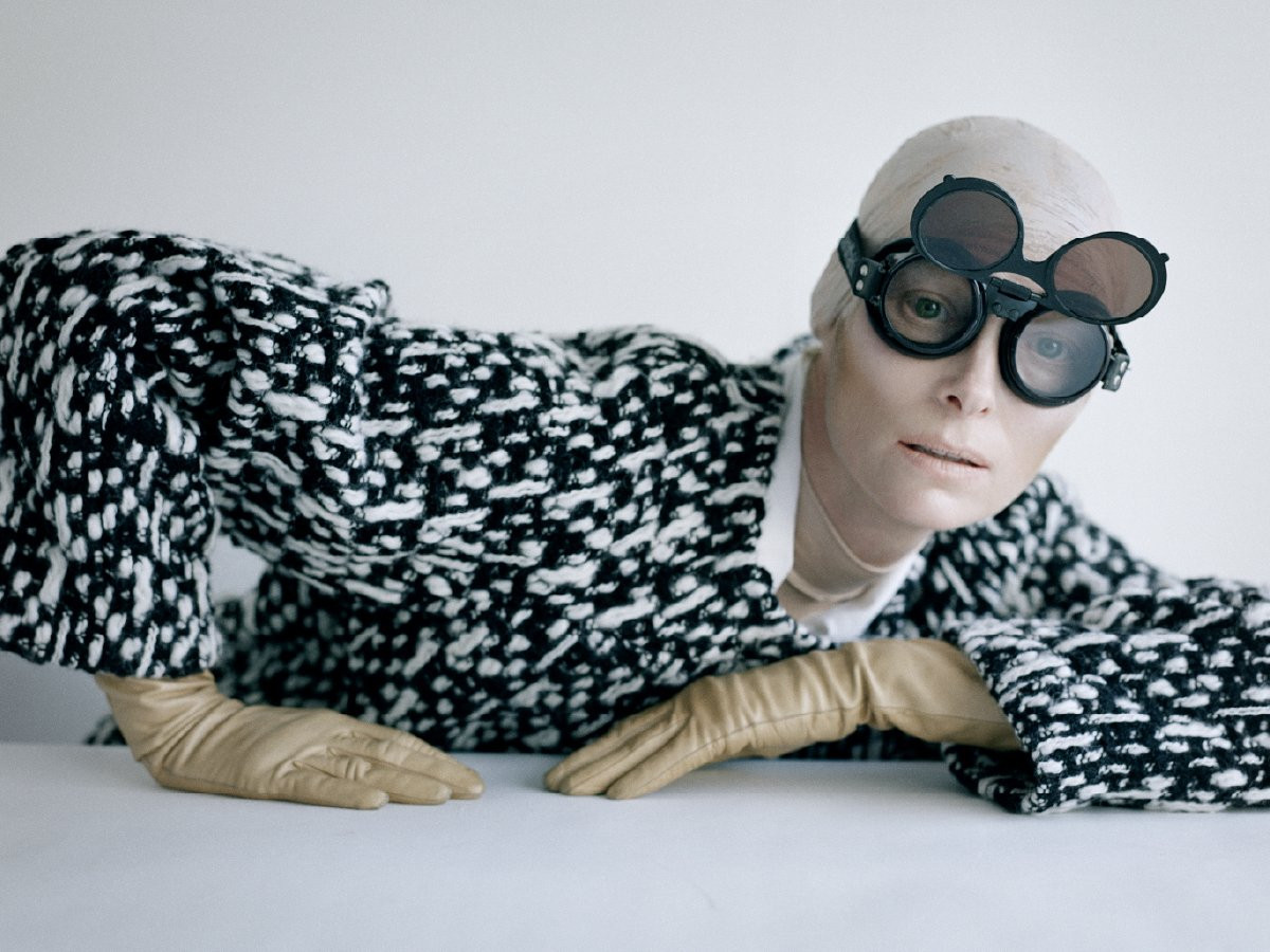 tilda-swinton-fashion-yves-saint-laurent-reywidth-2560-6z7g8ywpn5ajxehw.jpg