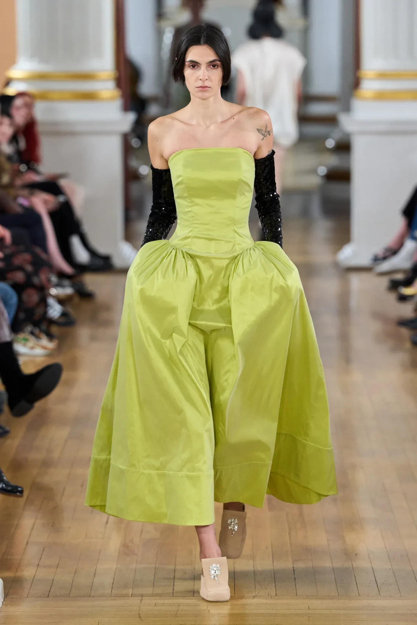 00038-simone-rocha-spring-2026-ready-to-wear-credit-gorunway.webp