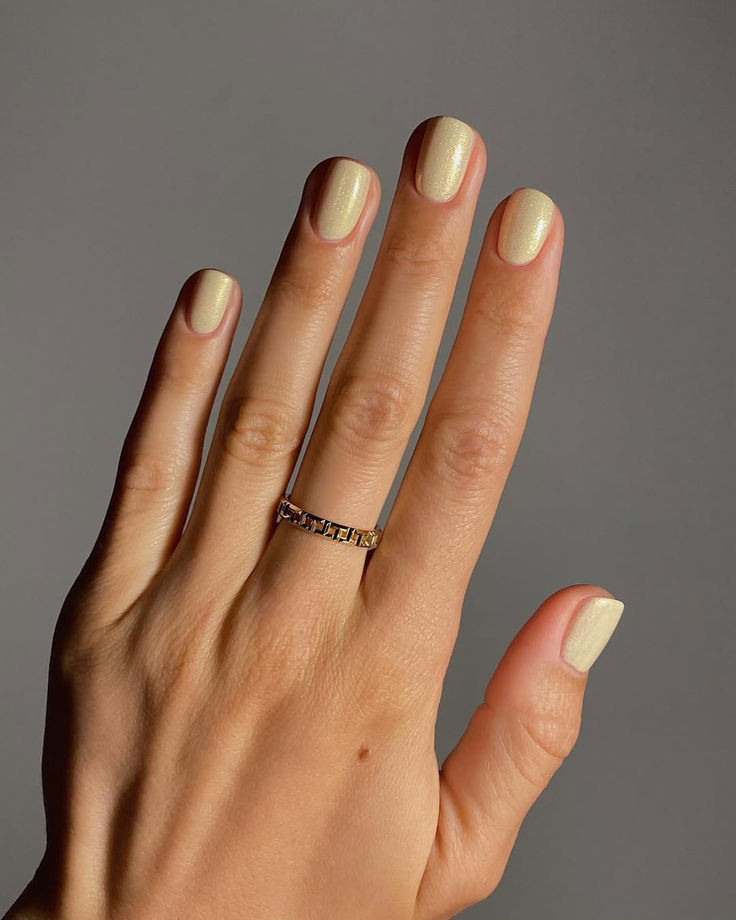 simple-short-butter-yellow-nails.jpg
