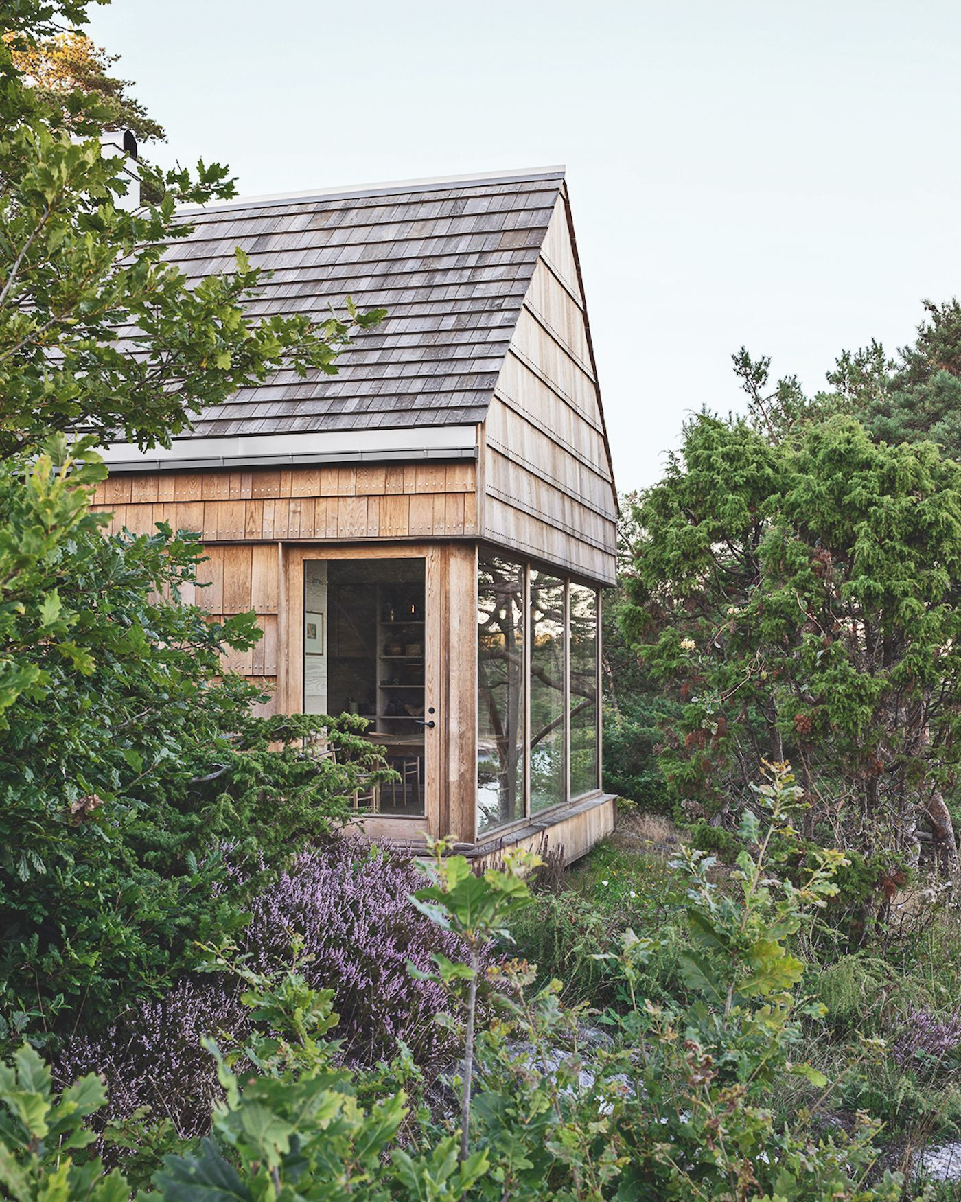 oak-offcuts-and-douglas-classic-f28x150-1-5-m-lo-kolman-boye-architects-saltviga-house-photographer-johan-dehlin-pr-7.webp