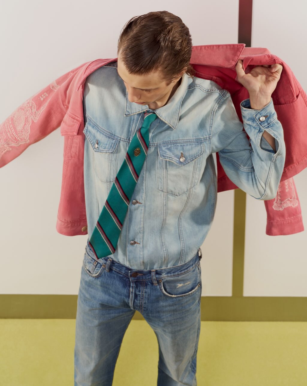 corporate-but-make-it-acne-for-the-ss27-menswear-collection-at-acnestudios-redefines-the-9-to-1.jpg