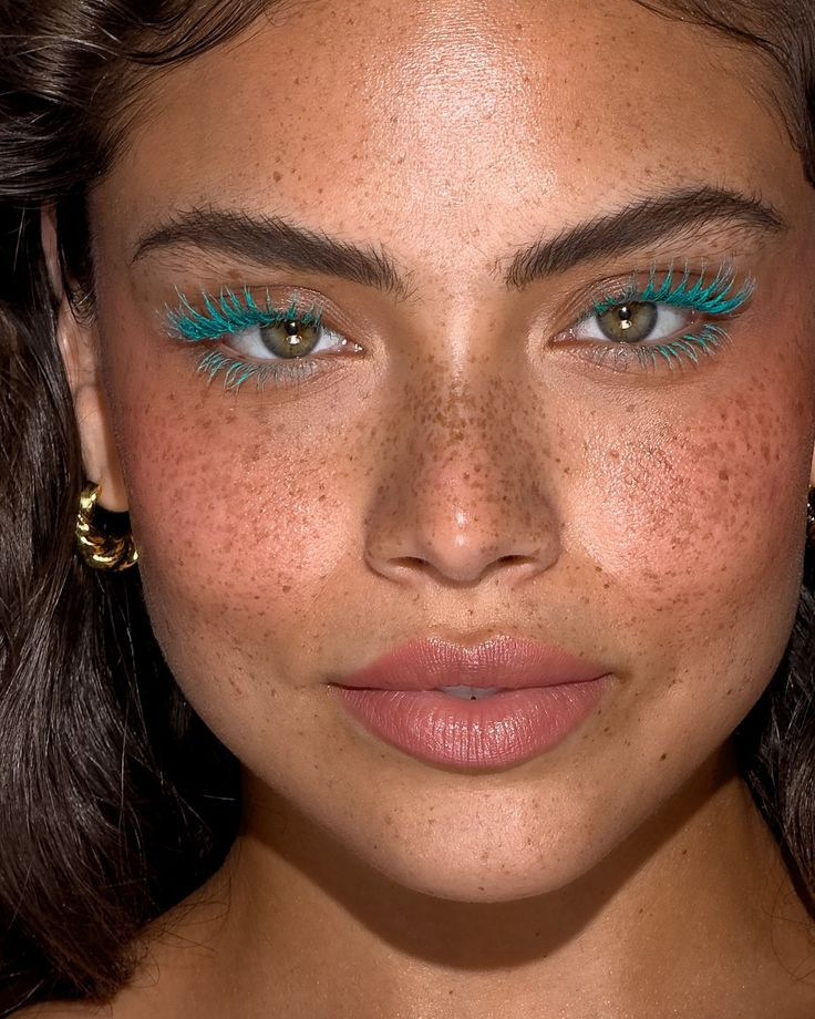 teal-mascara.jpg