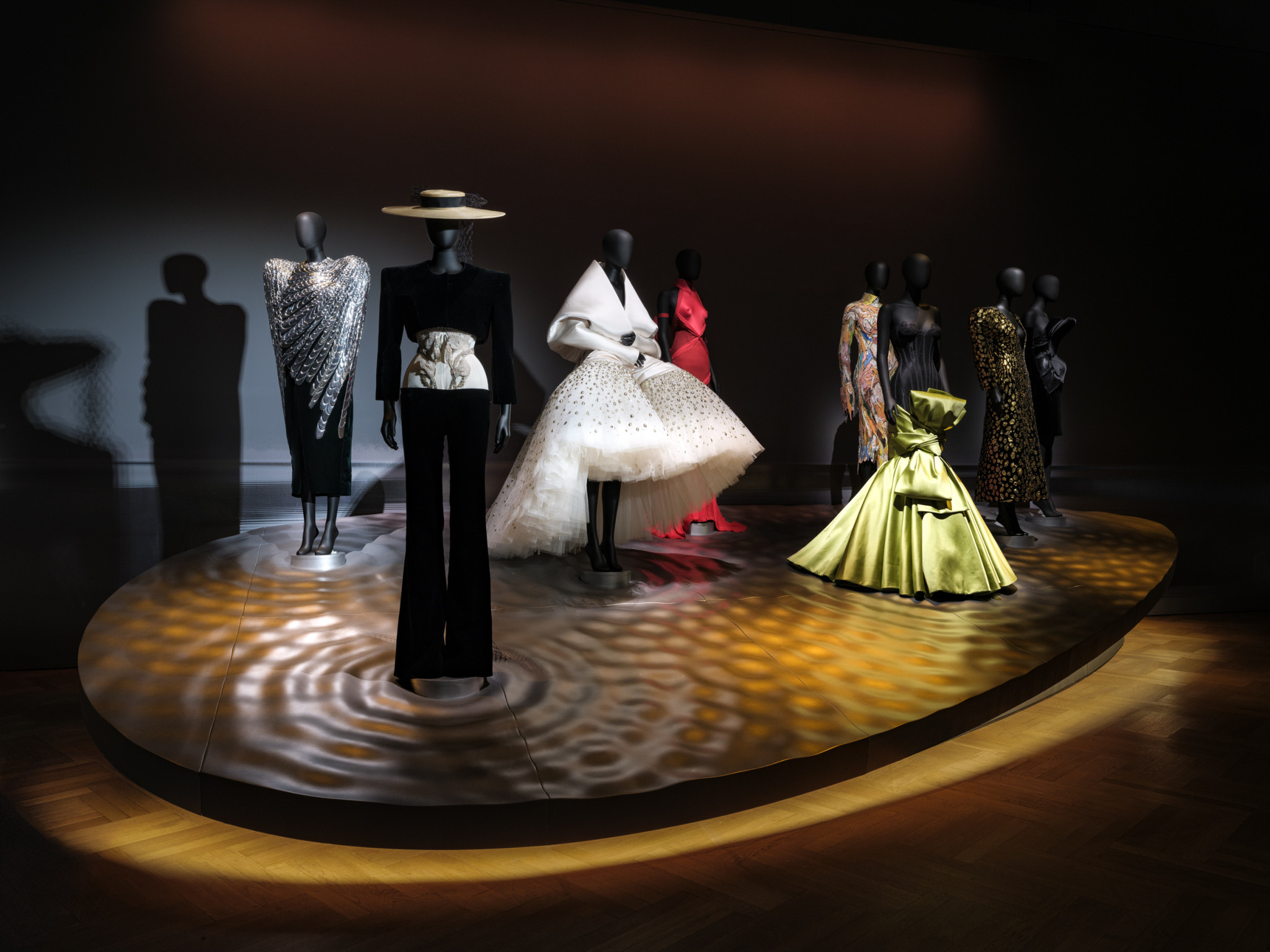 1-nebbia-works-schiaparelli-va-lon.jpg
