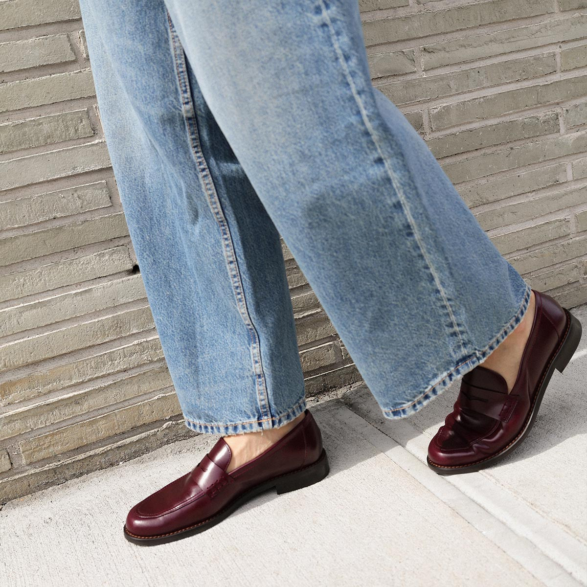 marlowe-burgundy-on-figure.jpg