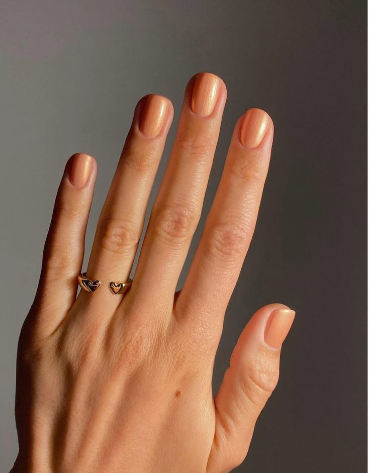 of-all-the-summery-manicures-soft-and-sweet-peach-nails-are-by-far-our-favourites.jfif