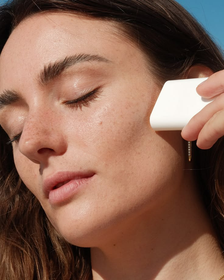 coola-organic-classic-sunscreen-stick-spf30-tropical-coconut.jpg
