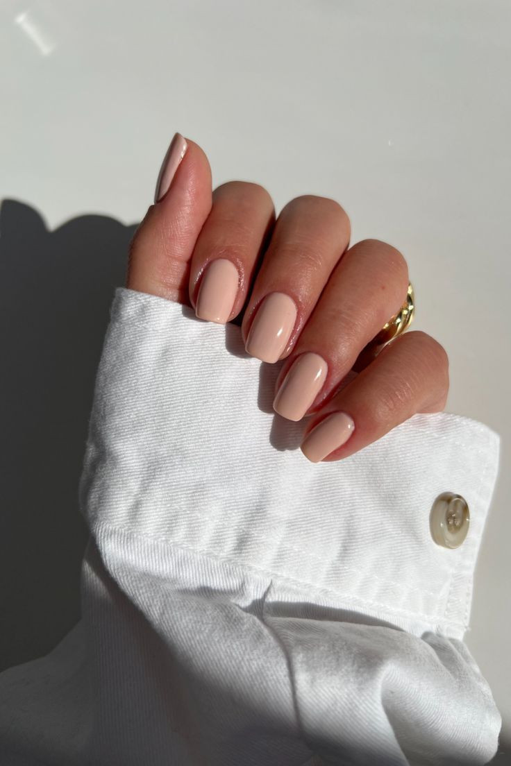 perfect-nude-peach-nails-1.jpg