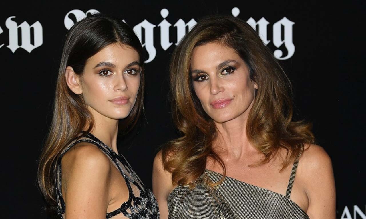 cindy-crawford-kaia-gerber-ojeras-t.jpg