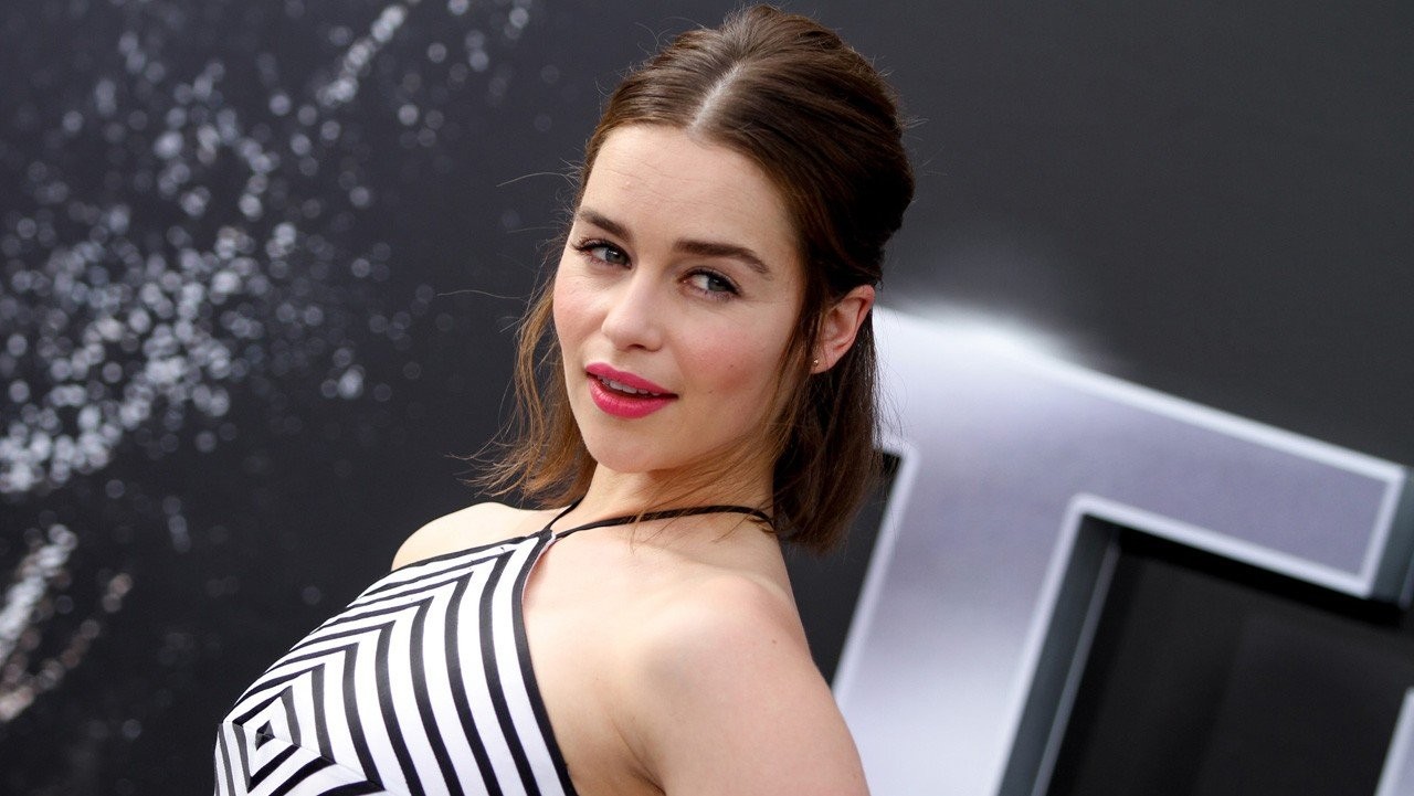 haf-up-half-down.jpg haf-up-half-down.jpg