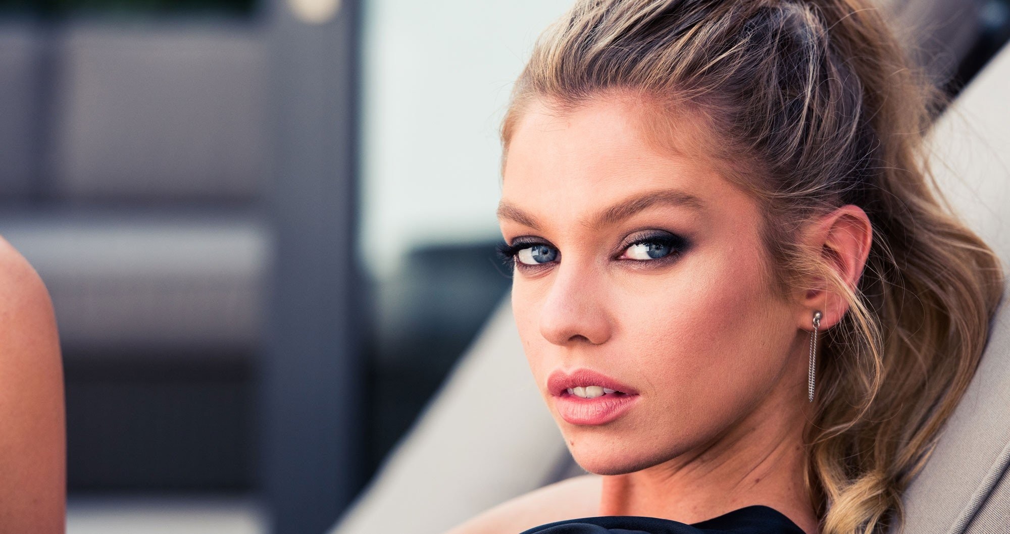 vs-stella-maxwell-46-homepage.jpg