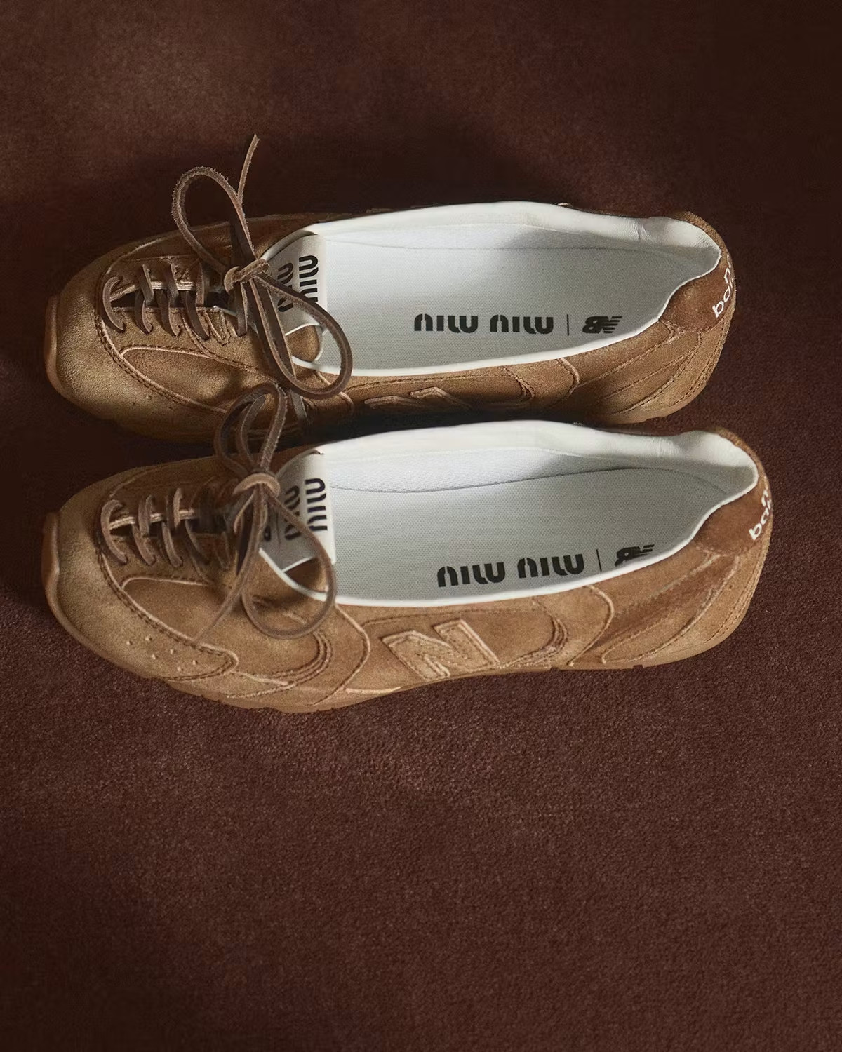 1789405556-miu-miu-new-balance-ballerina-1.jpg