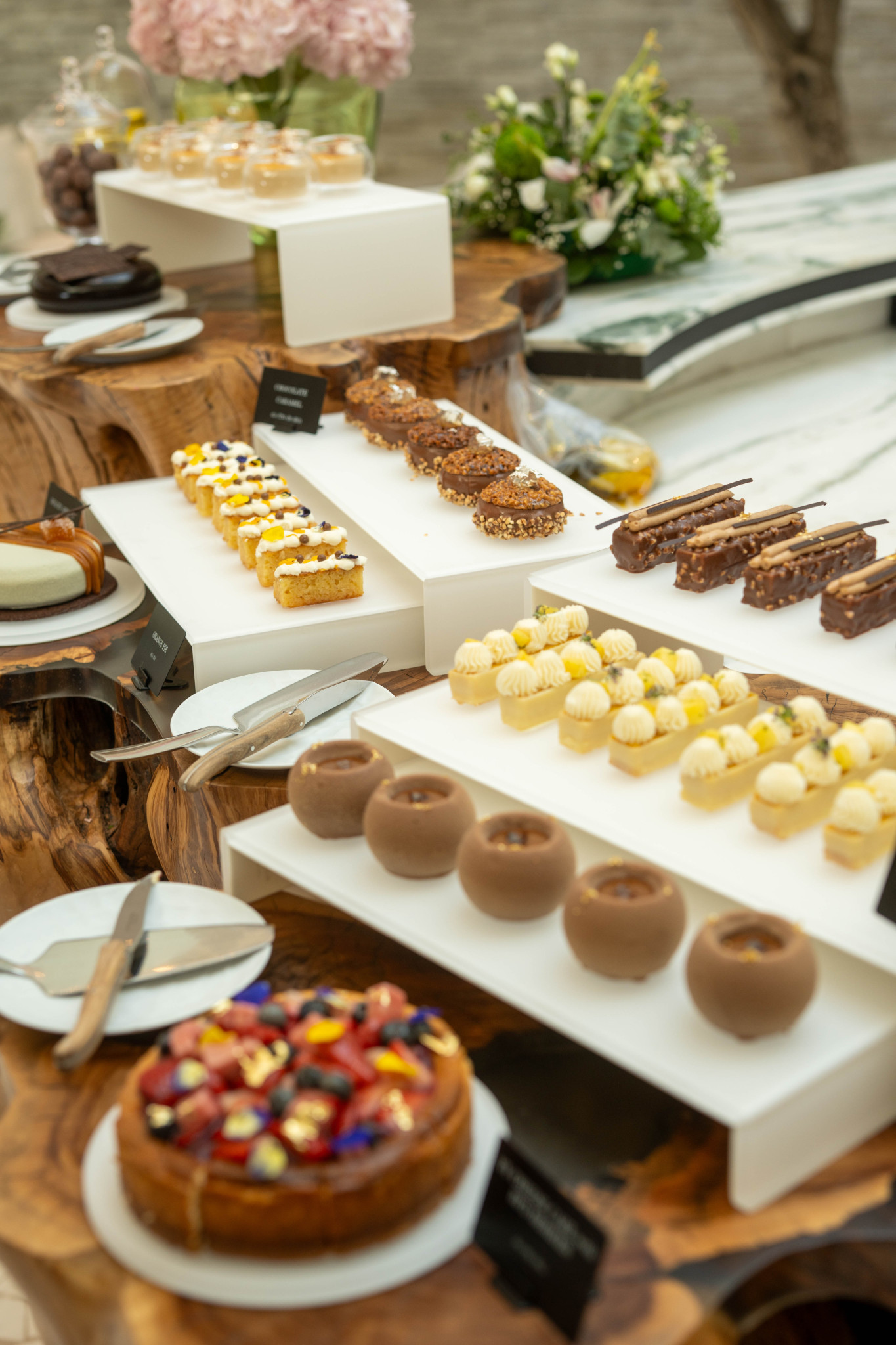 01sunday-brunch-at-ora-by-ettore-botrini.jpg