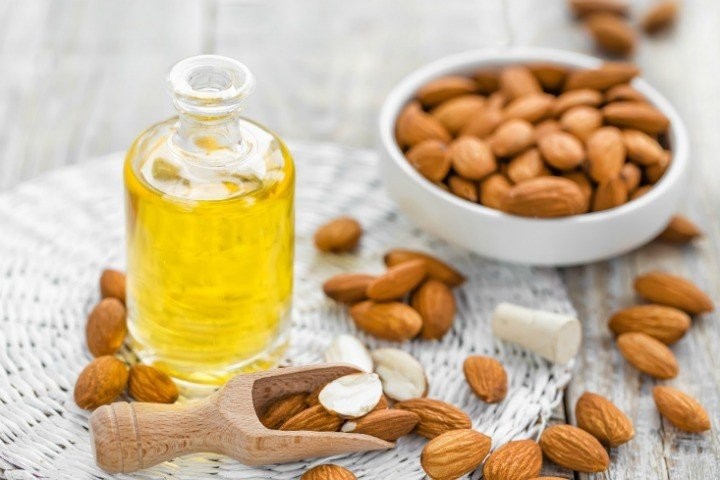 almond-oil-for-stretch-marks.jpg