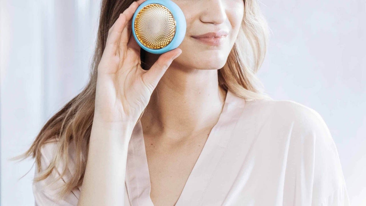 foreo-ufo-face-mask-device.jpg