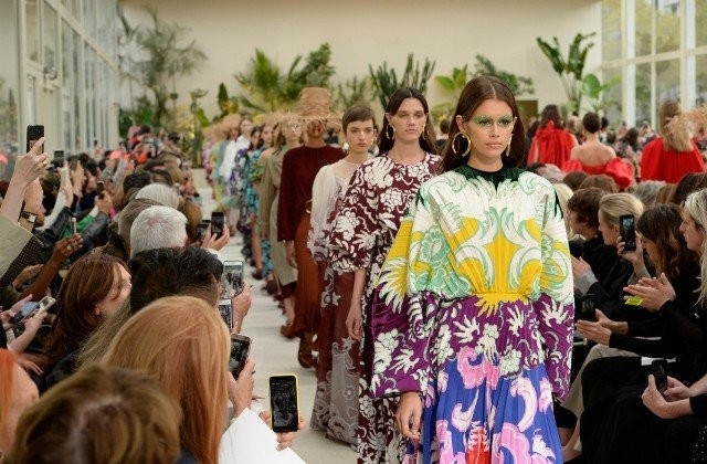 pfw-ss19.jpg pfw-ss19.jpg