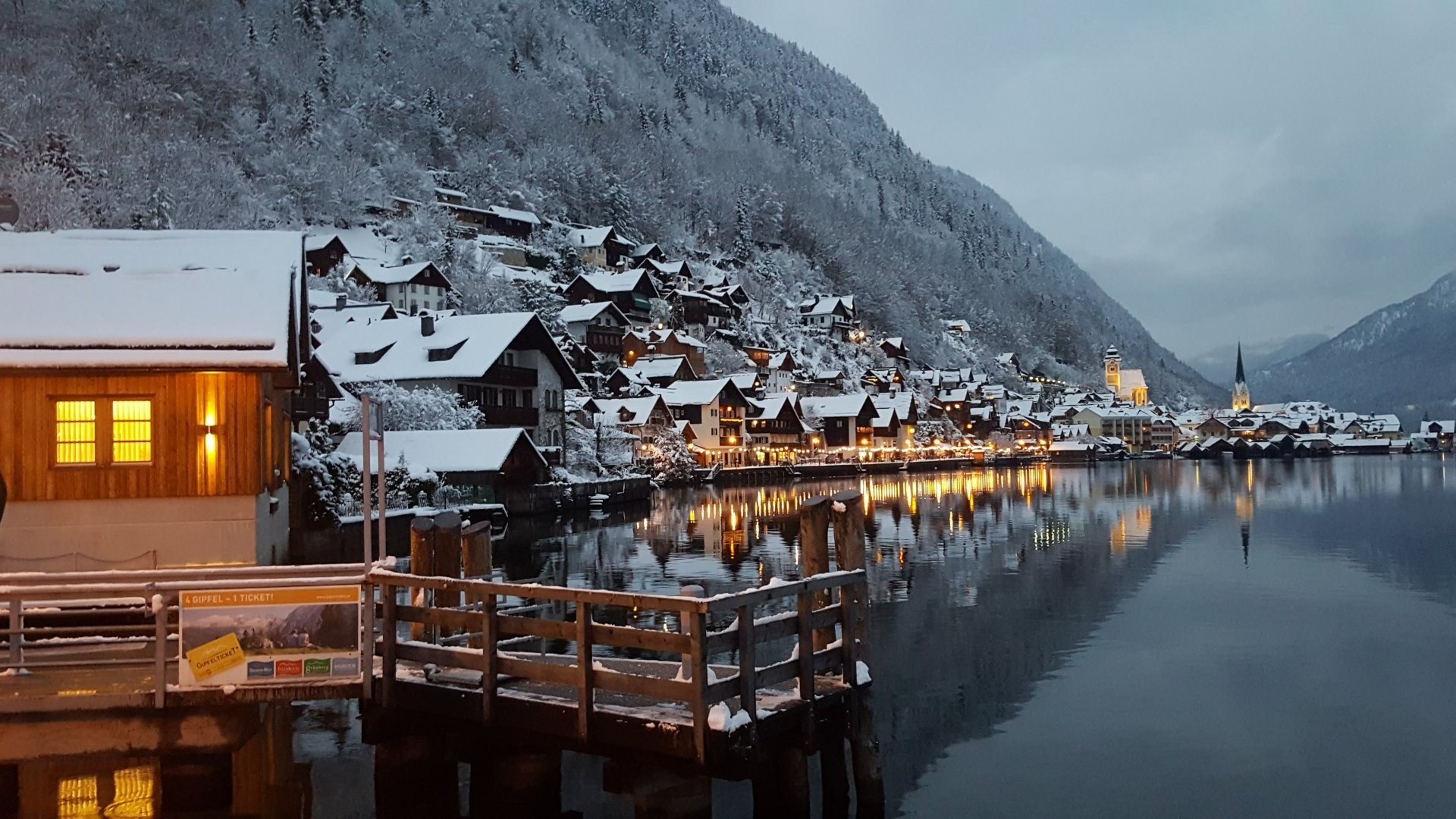 hallstatt-night.jpg