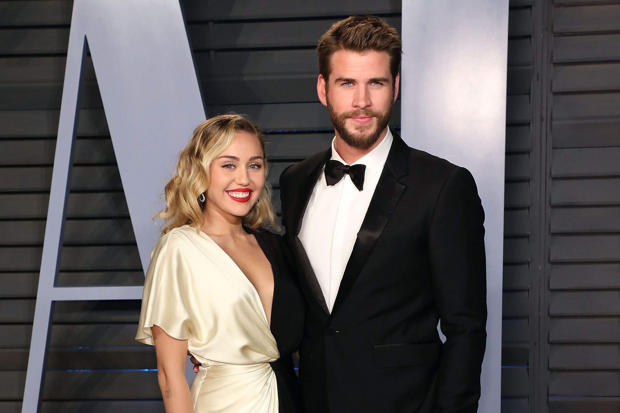 miley-cyrus-liam-hemsworth.jpg