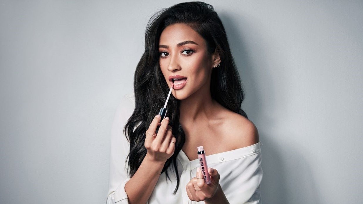 shay-mitchell.jpg