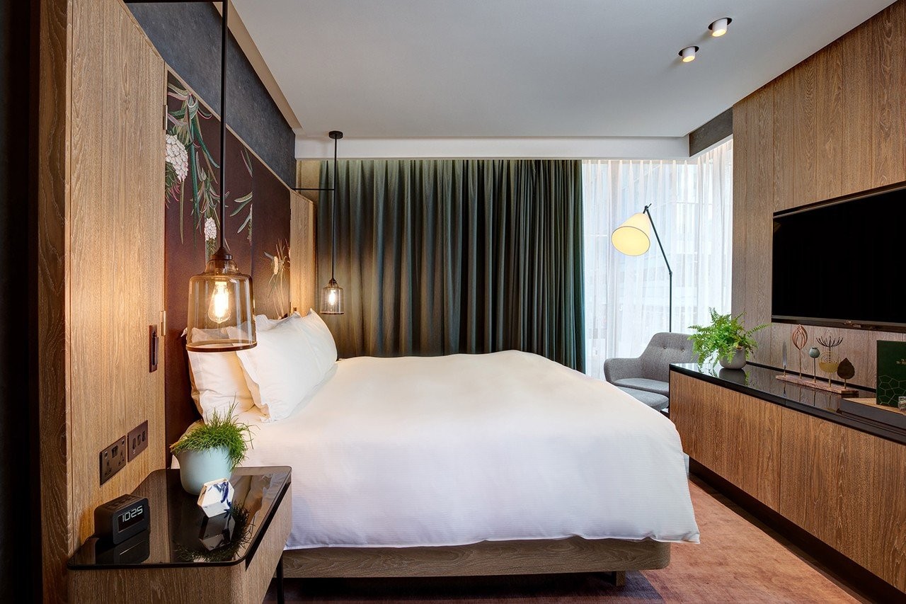 bompass-parr-vegan-suite-hilton-bankside-interiors-hotels-london-uk-dezeen-2364-col-0.jpg