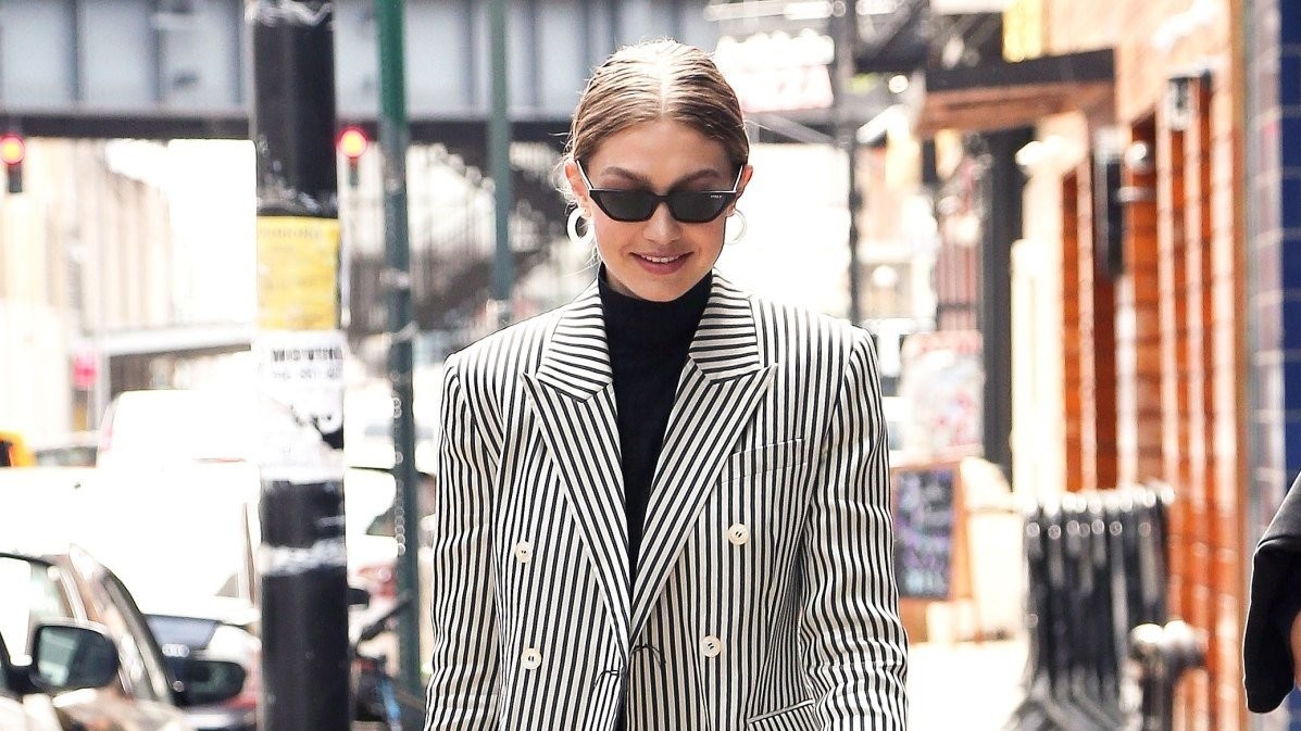 gigi-hadid-sleek-bun.jpg