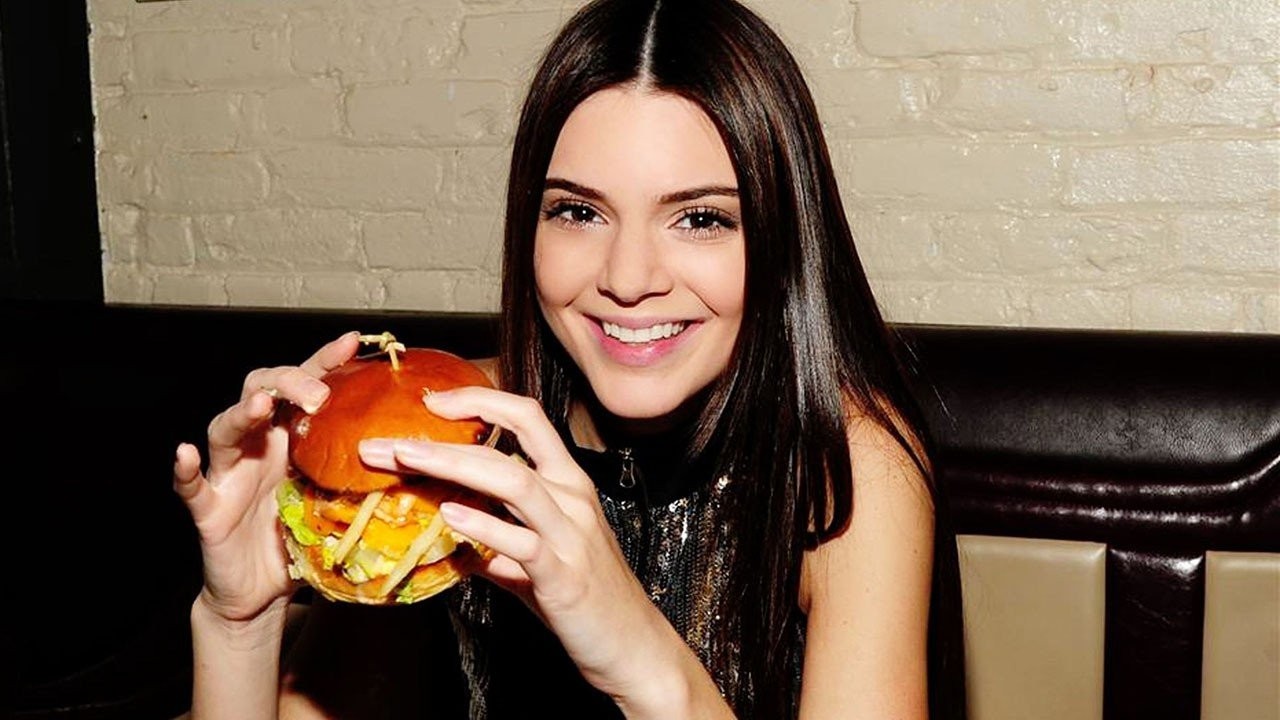 how-to-hold-a-burger-2.jpg how-to-hold-a-burger-2.jpg