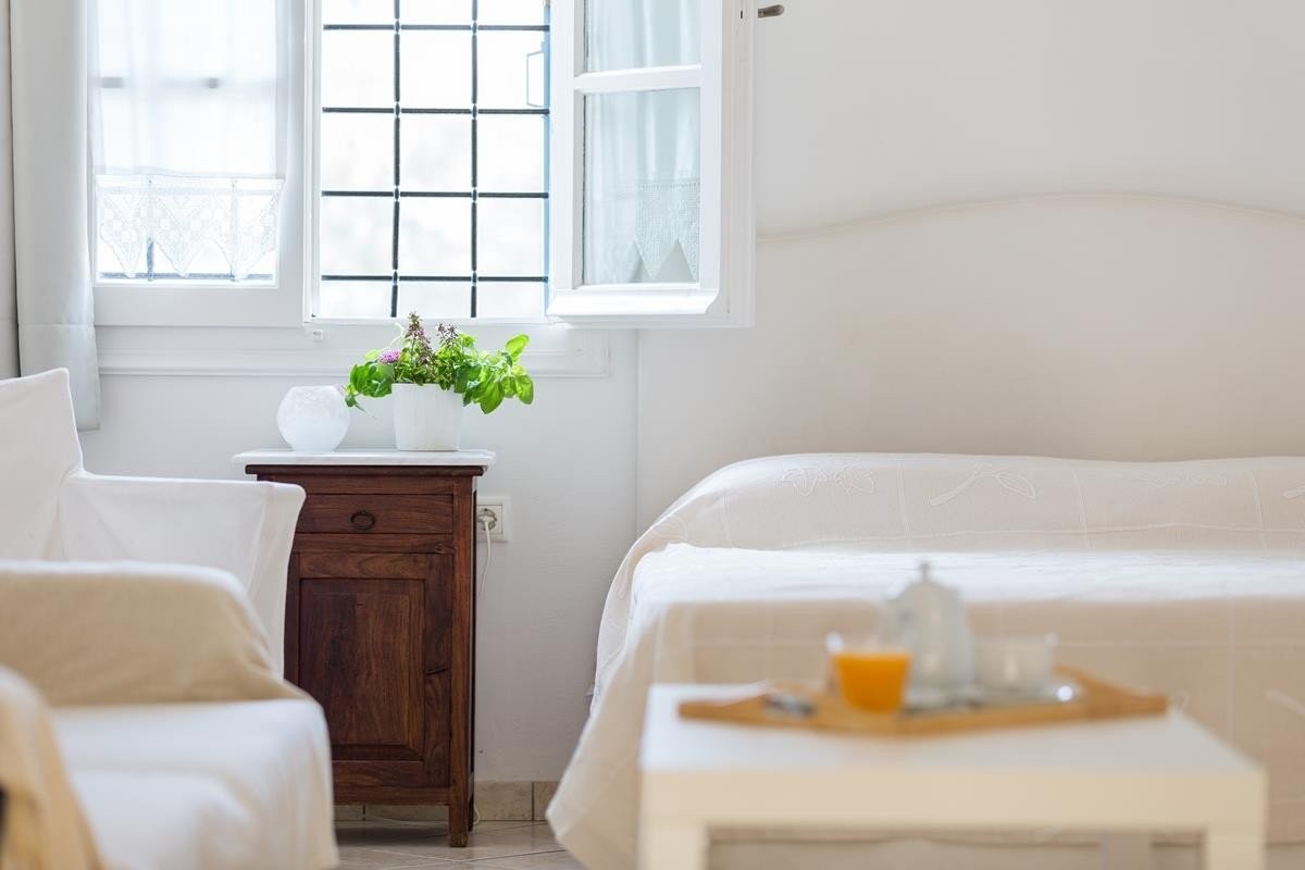 standard-double-room-first-floor2-niriides-spetses.jpg standard-double-room-first-floor2-niriides-spetses.jpg