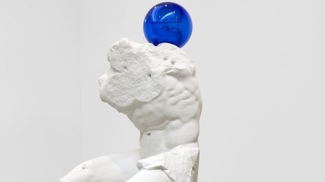104046572-gazingballbelvederetorso-cjeffkoons.jpg 104046572-gazingballbelvederetorso-cjeffkoons.jpg