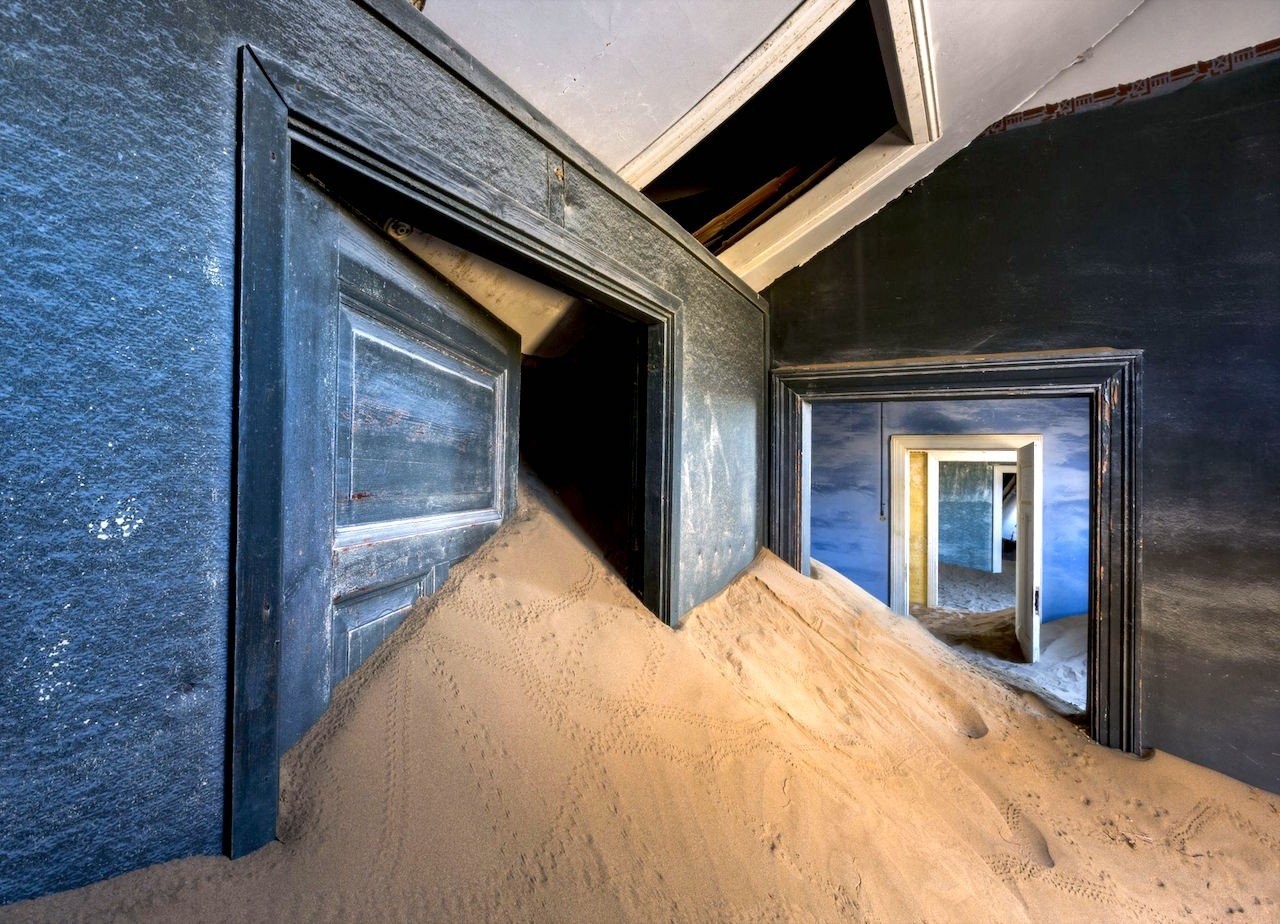 abandoned-places-kolmanskop.jpg