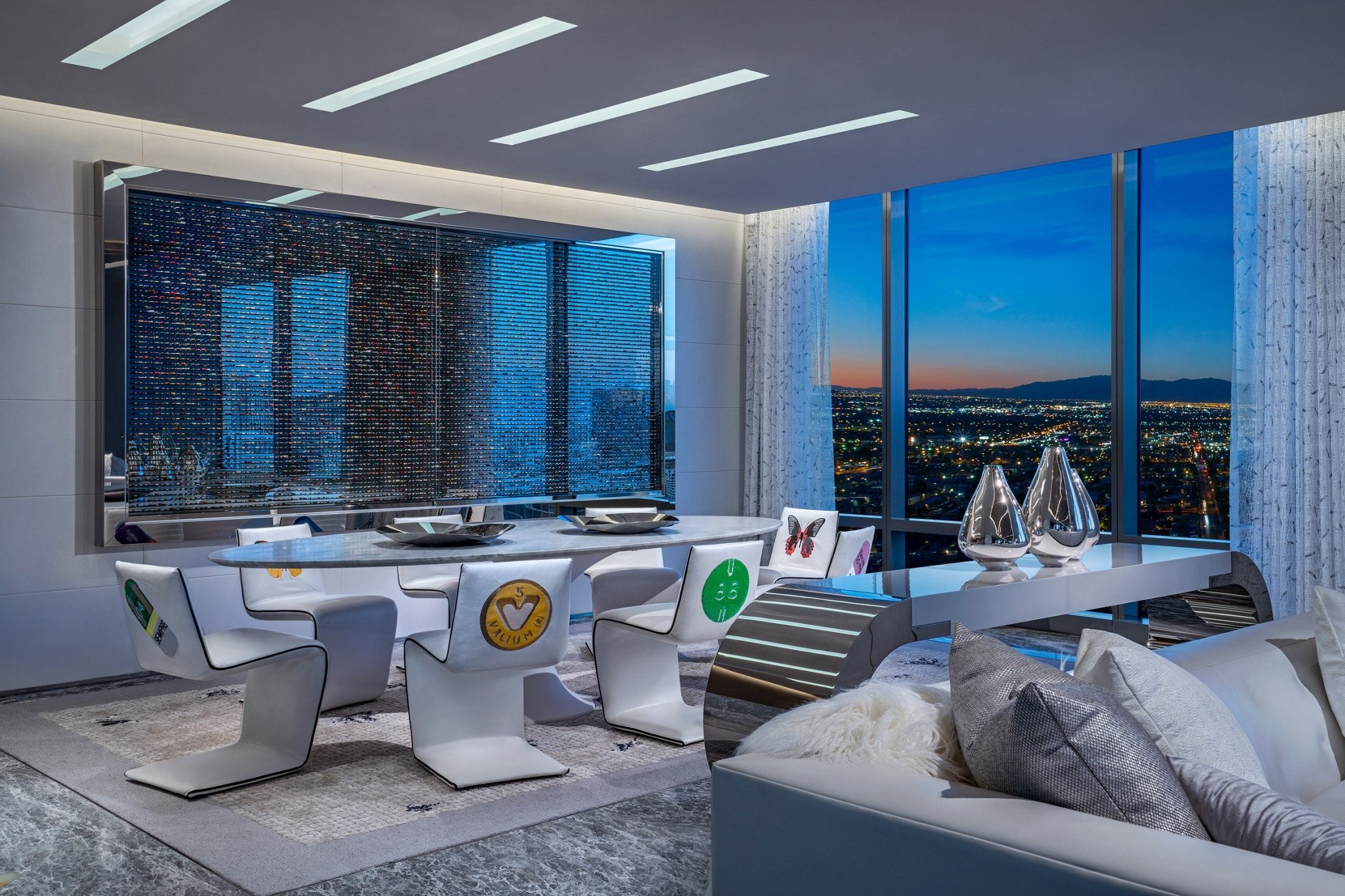 empathy-suite-damien-hirst-interiors-hotel-las-vegas-nevada-usa-dezeen-2364-col-6.jpg empathy-suite-damien-hirst-interiors-hotel-las-vegas-nevada-usa-dezeen-2364-col-6.jpg