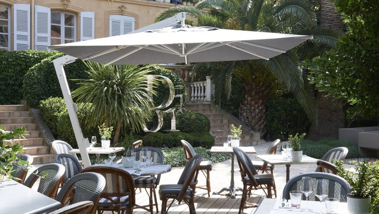 dior-des-lices-restaurant-saint-tropez.jpg
