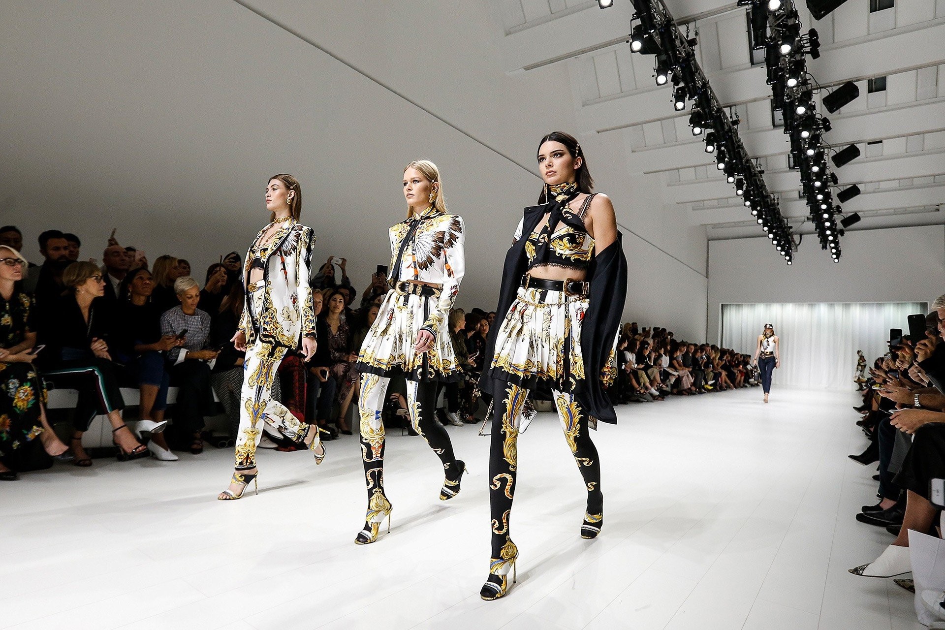 versace.jpg versace.jpg