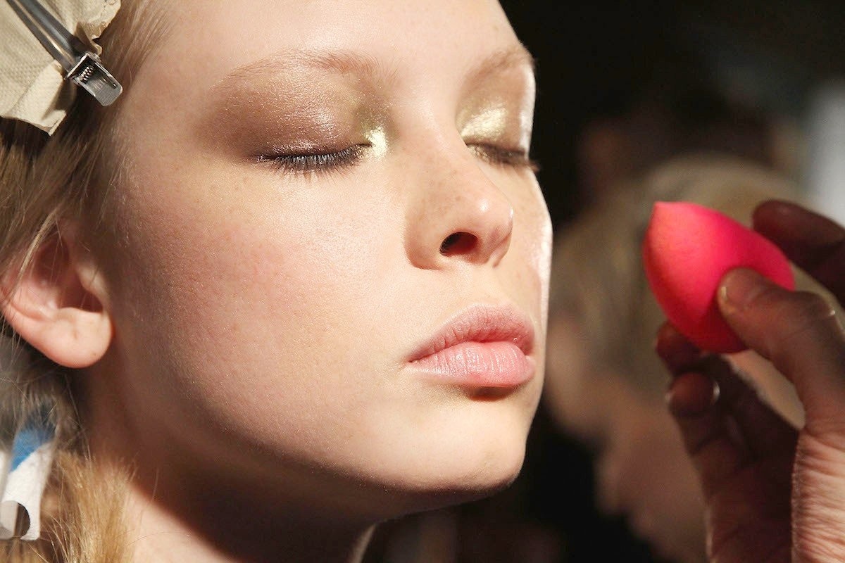 backstage-beauty-blender-2.jpg