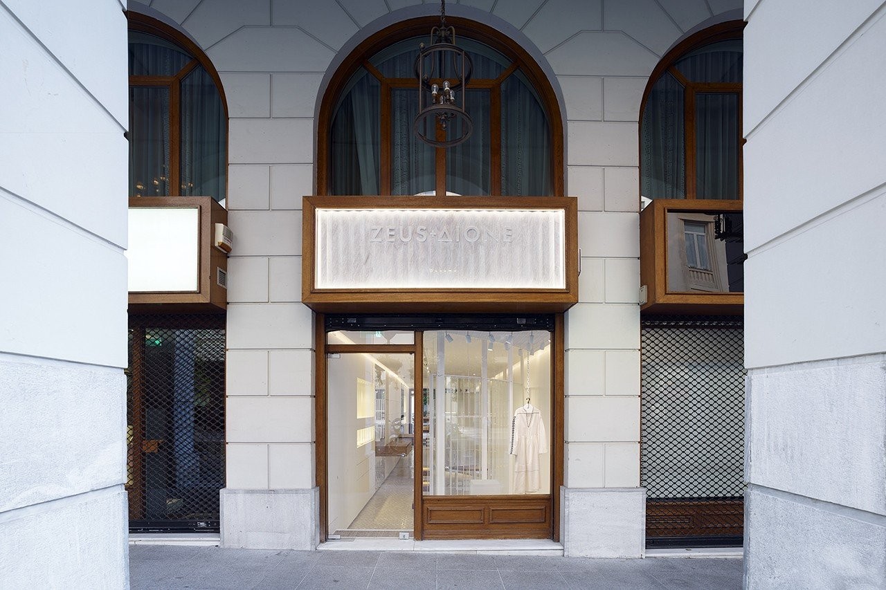 e-r-a-zeusdione-flagship-store-01-O5Y9o.jpg