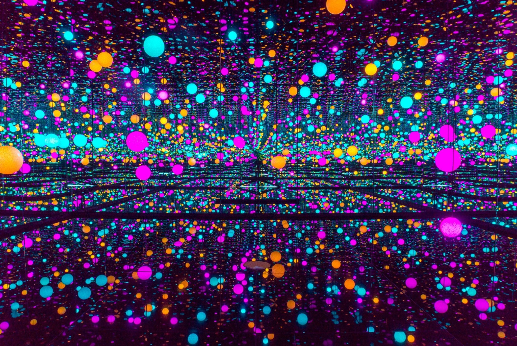 190309092034-yayoi-kusama-brilliance-of-the-souls.jpg