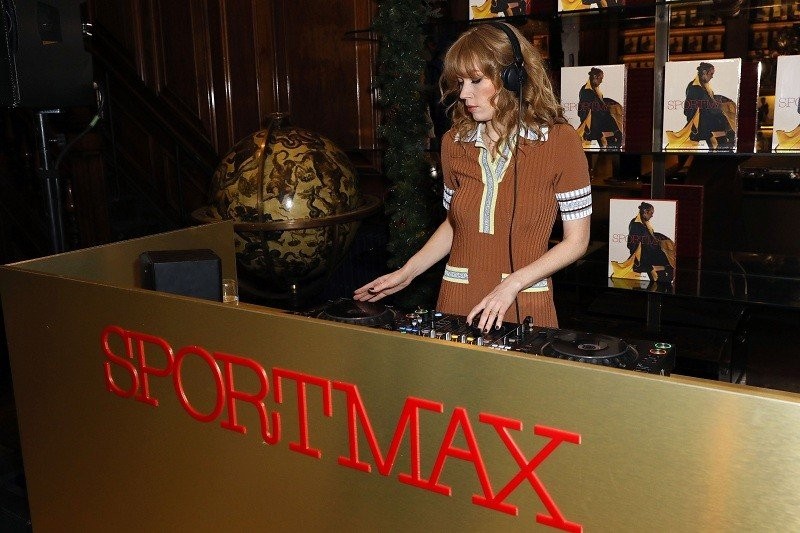 fiona-jane-djs-in-sportmax-21.jpg