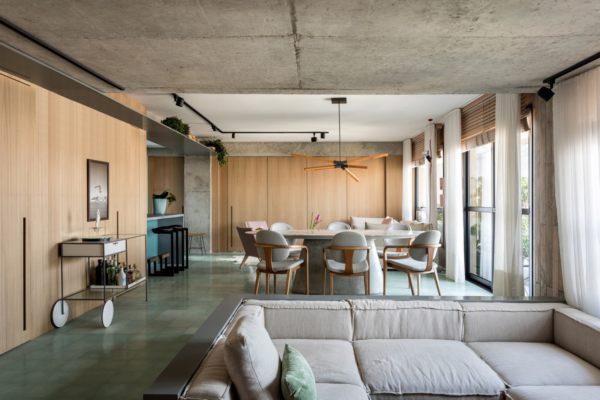 gm-apartment-nildo-jose-interiors-renovation-sao-paulo-brazil-dezeen-2364-col-34.jpg