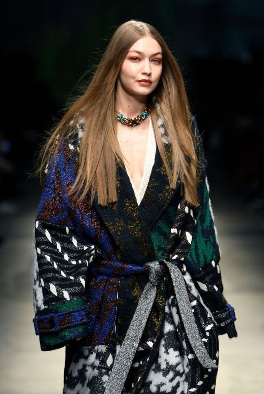 gigi-hadid-at-missoni-runway-show-at-milan-fashion-week-02-22-2020-12-thumbnail.jpg