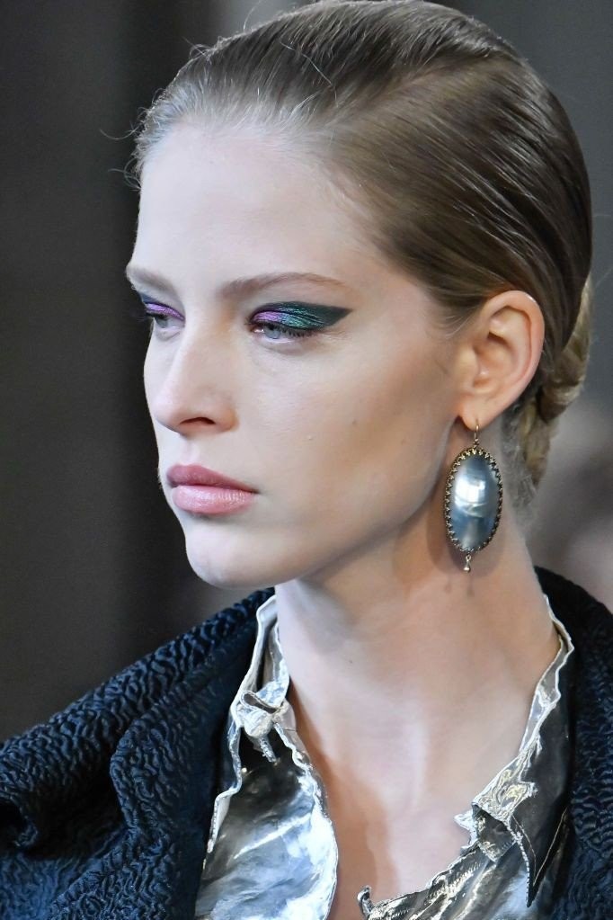 model-walks-the-runway-during-the-altuzarra-ready-to-wear-news-photo-1583171670.jpg