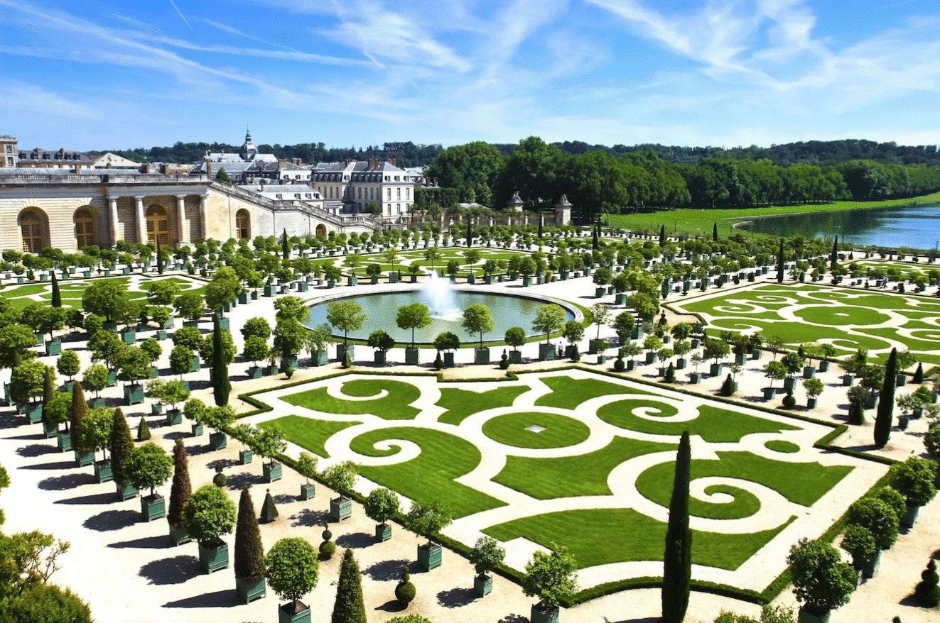 versailles-castle-lov-hotel-outdoor-landscape-designer-christophe-gautrand.jpg