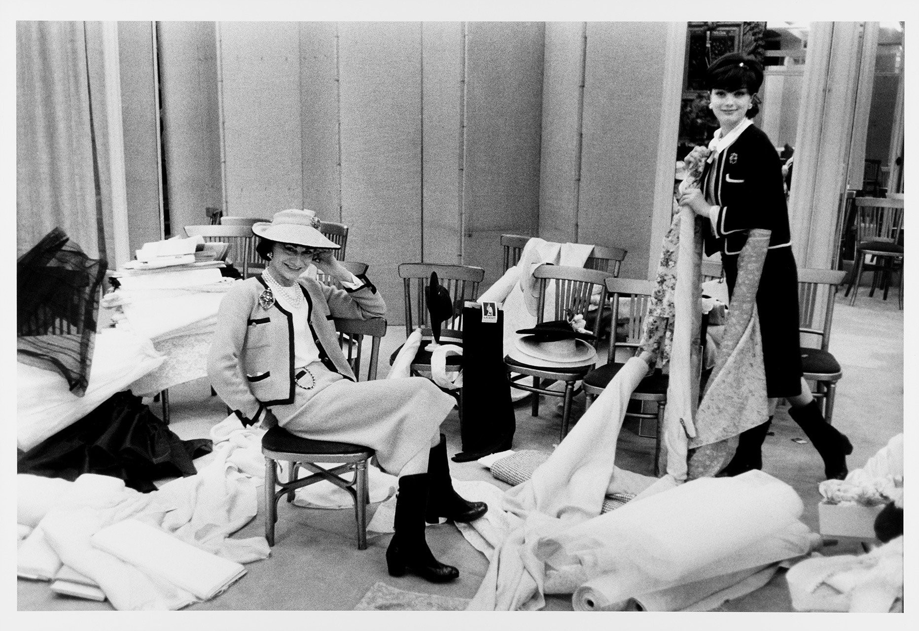 03-coco-chanel-and-marie-hgllne-arnaud-photographed-by-willy-rizzo-paris-1959-exhibited-at-the-studio-willy-rizzo.jpg 03-coco-chanel-and-marie-hgllne-arnaud-photographed-by-willy-rizzo-paris-1959-exhibited-at-the-studio-willy-rizzo.jpg