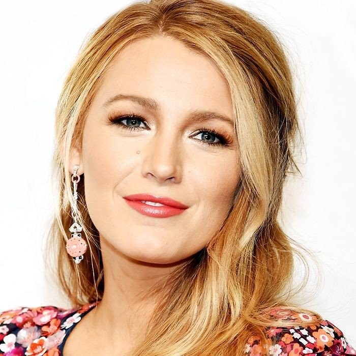 cdncliqueinccom-cache-posts-241056-blake-lively-makeup-241056-1509991892750-main700x0c-e2a383d0969e4b68bcd00f17fc929d46.jpg
