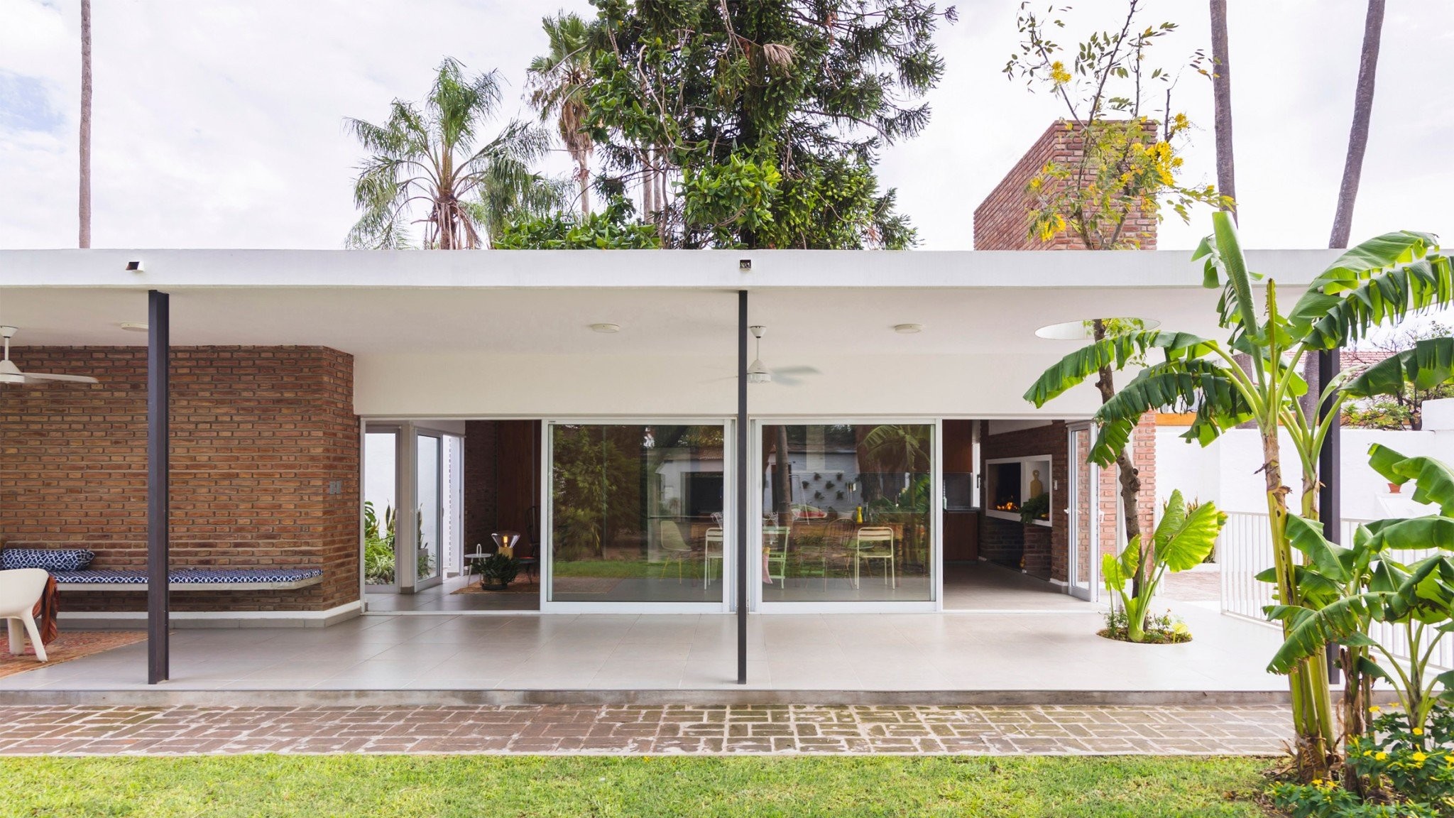 el-quincho-lalo-carrillo-casa-sy-arquitectos-cordoba-argentina-dezeen-hero.jpg