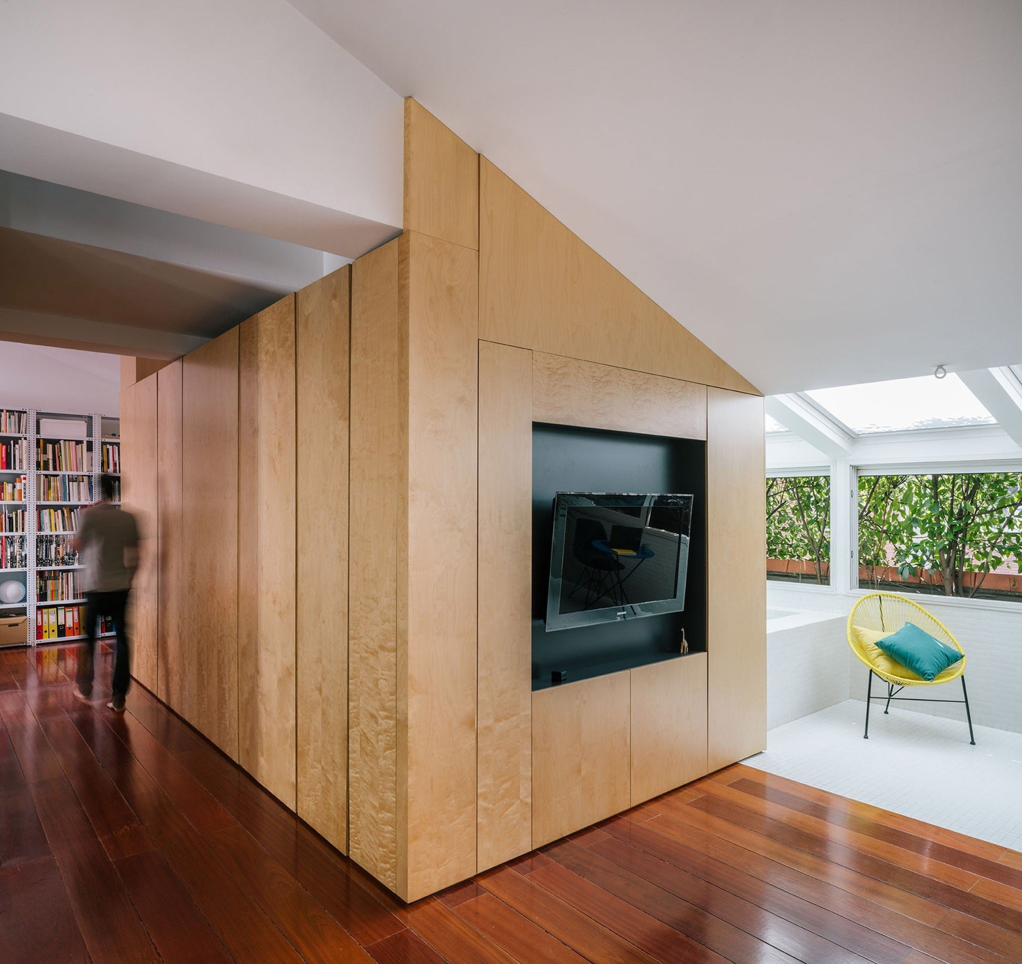 g-house-gon-architects-interiors-dezeen-2364-col-26-4uMbB.jpg