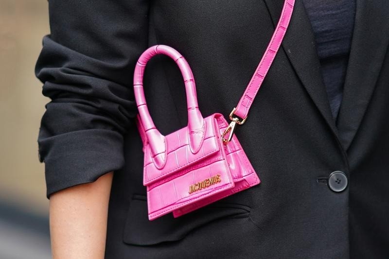 https-hypebeastcom-wp-content-blogsdir-6-files-2019-12-2010s-fashion-must-have-it-handbags-designer-1.jpg
