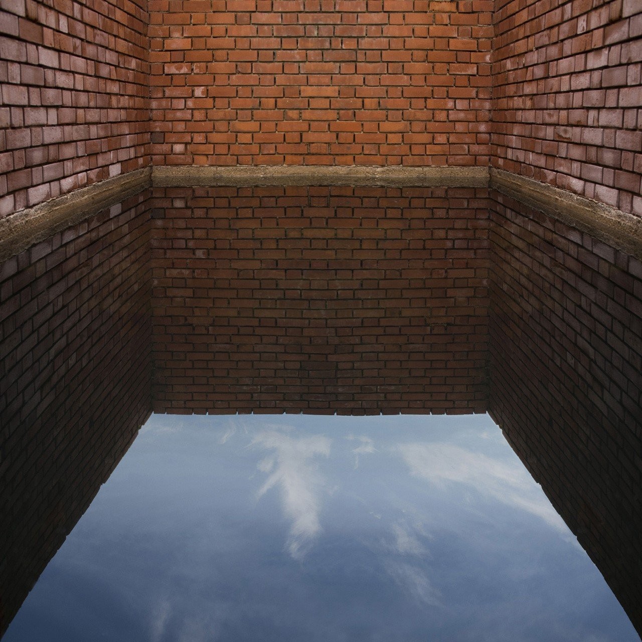 m-mavropoulou-film-the-surface-of-things.jpg m-mavropoulou-film-the-surface-of-things.jpg