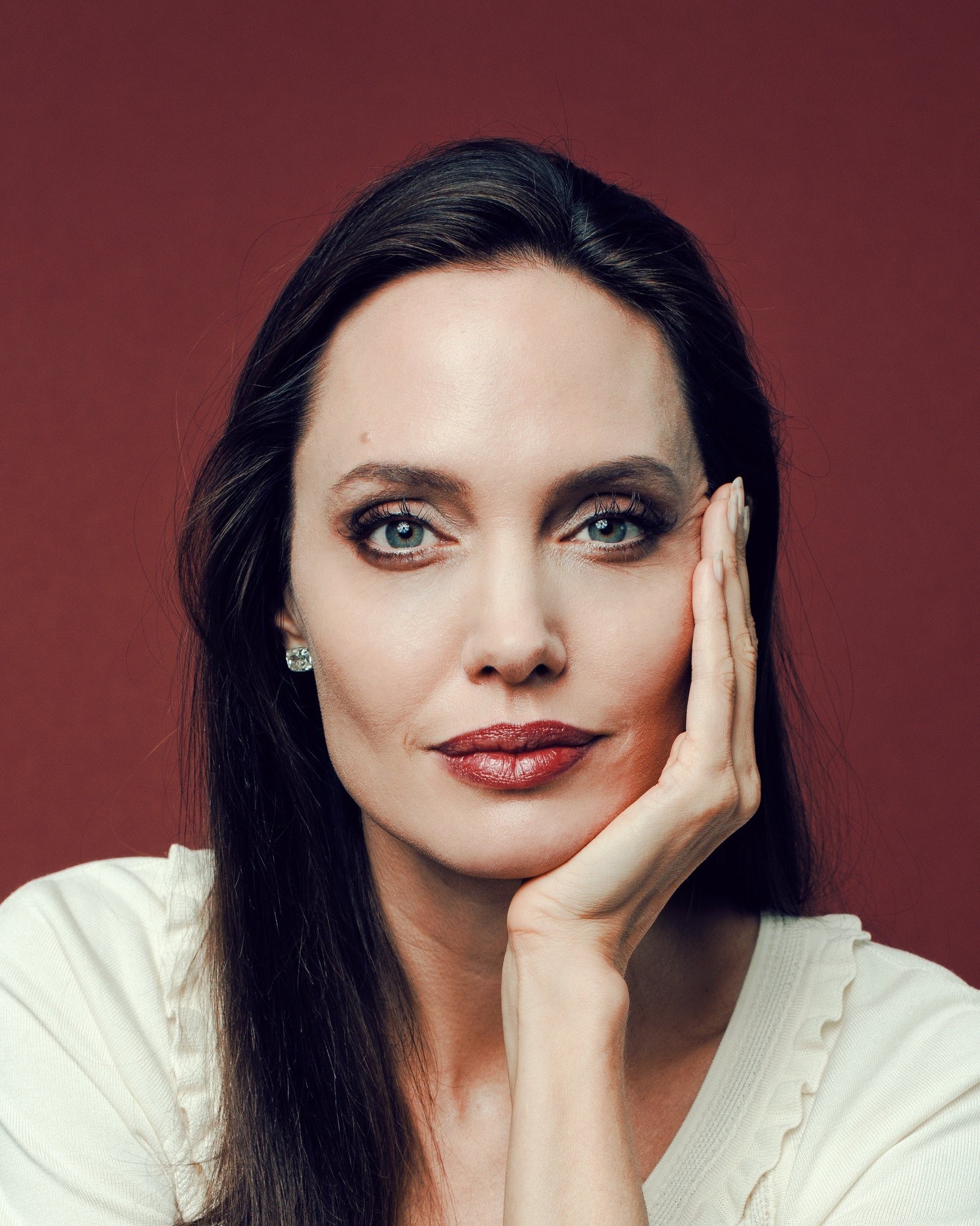 17angelina-jolie1-superjumbo.jpg