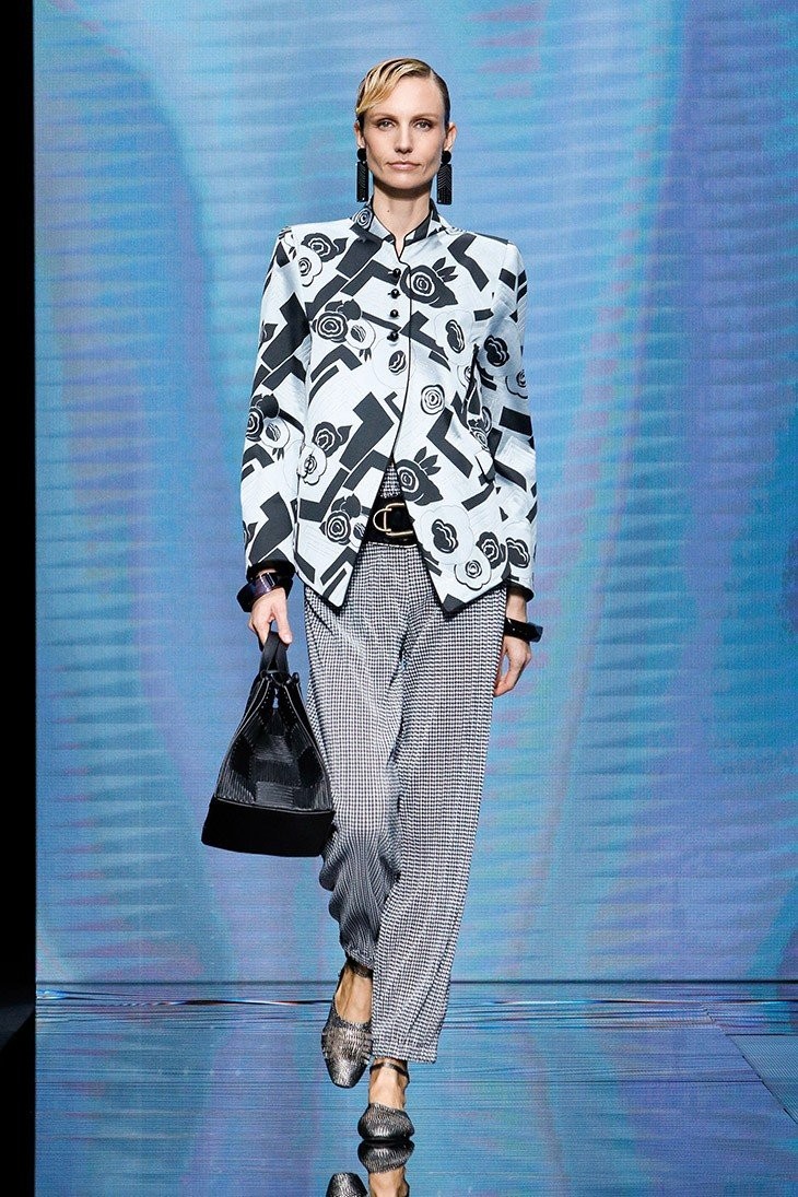 giorgio-armani-ss21-38.jpg