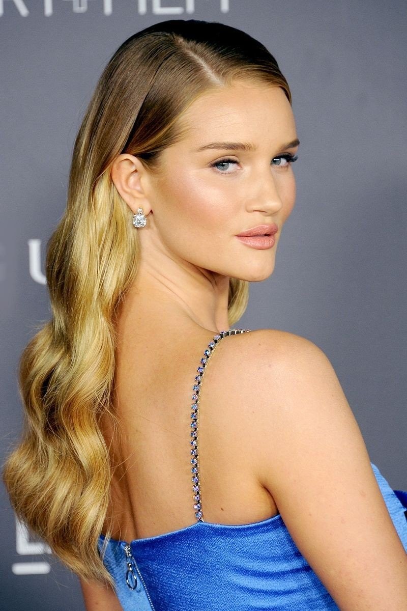 rosie-huntington-whiteley-hair-244005-1512677843683-image800x0uc.jpg