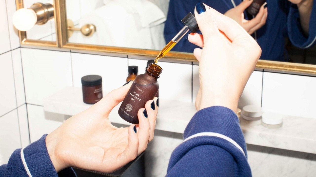 true-botanicals-glowy-winter-skin-4-face-oils-for-fall-homepage-1280x720.jpg